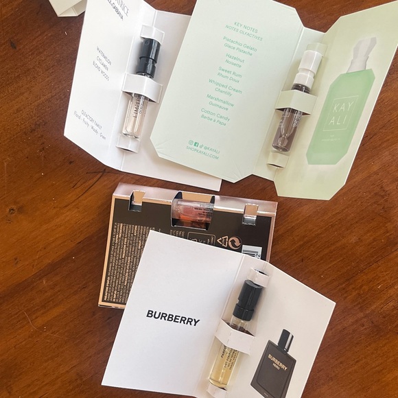 Assorted Fragrance Sample Set - Picture 2 of 4